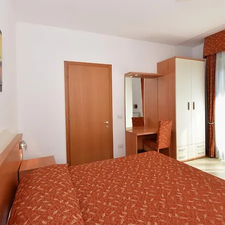 Hotel Villa Olga Caorle Esterno foto