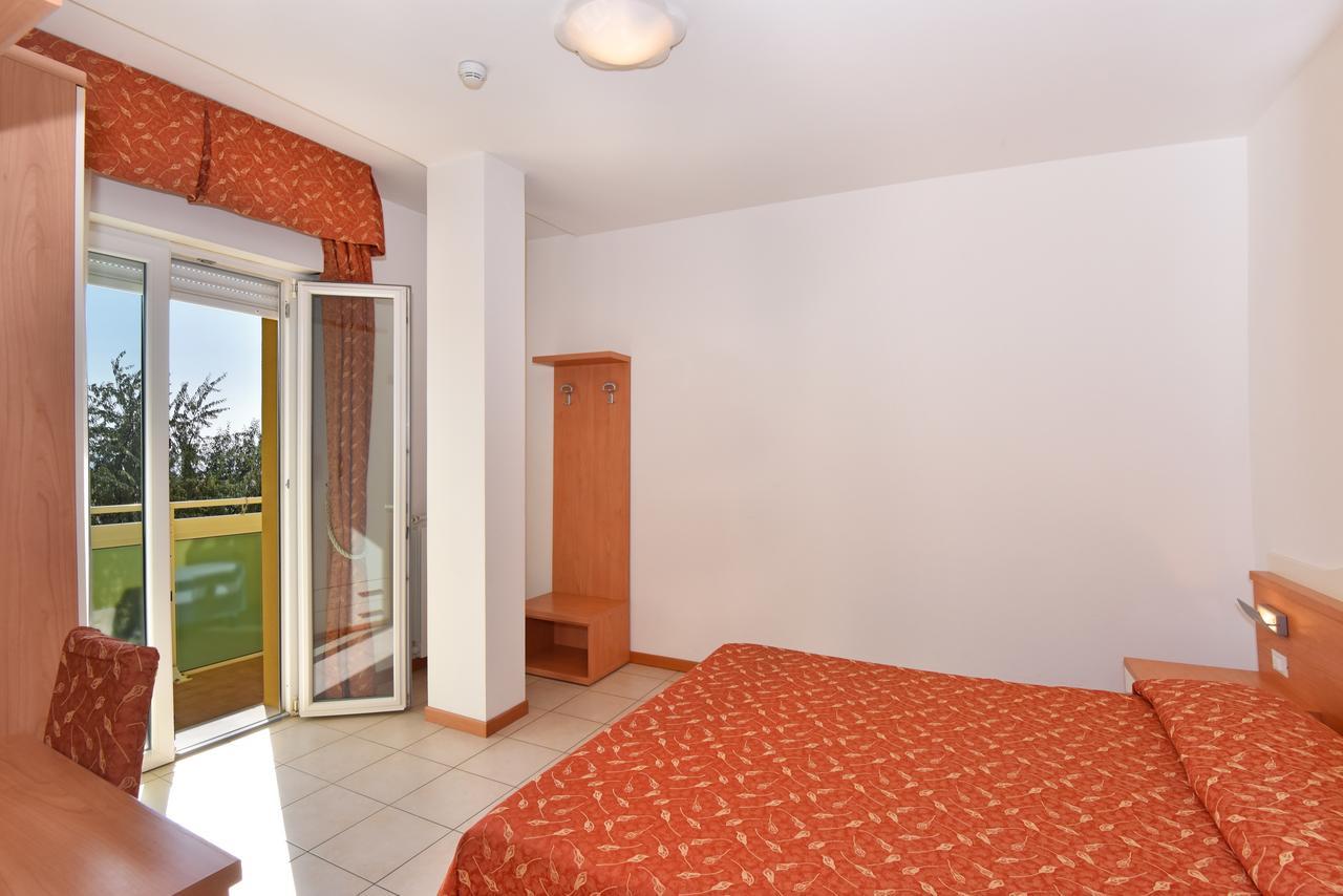 Olga Aparthotel 2*